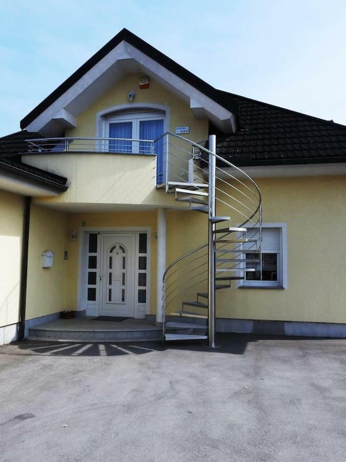 Natasha'S Garden House Dol pri Ljubljani Exterior foto